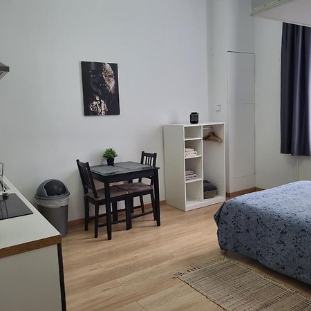 Studios Idealement Situes - Eu Etterbeek Quarto foto
